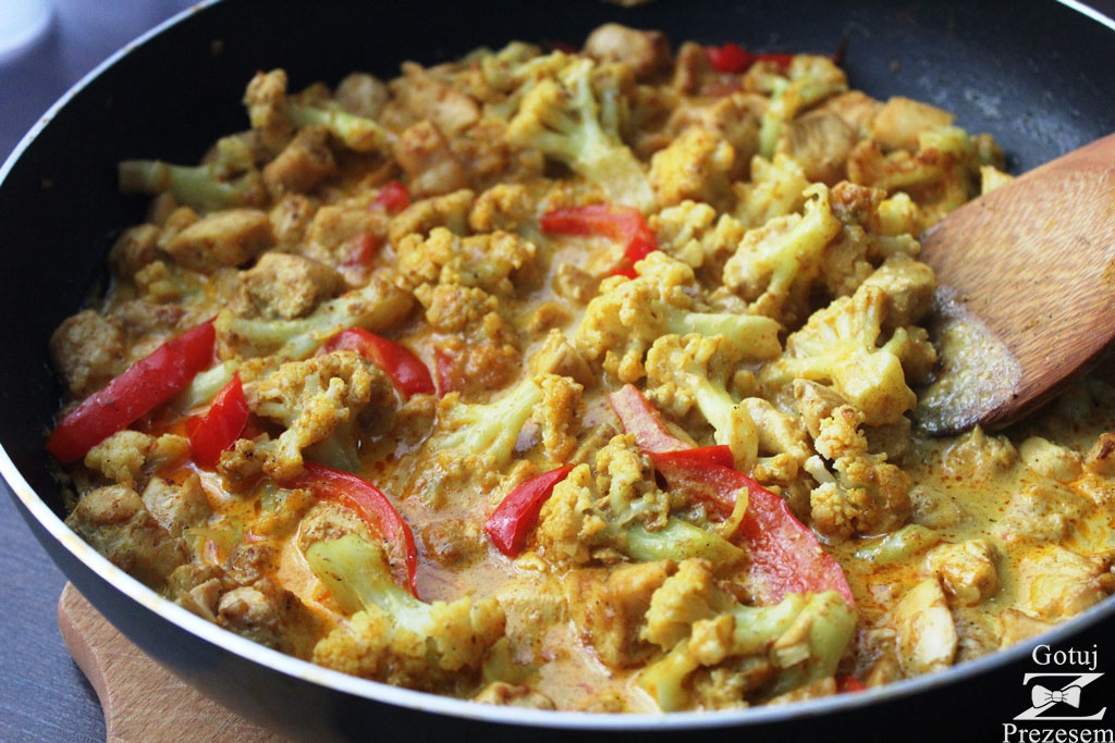 curry z kurczakiem i kalafiorem